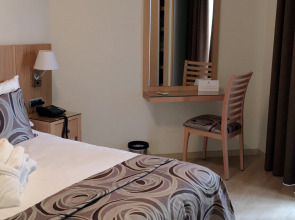 Macdonald Leila Playa Resort