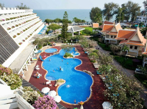 The Cha-am Methavalai Hotel