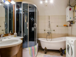 Emperoom Near Summer Garden Apartments