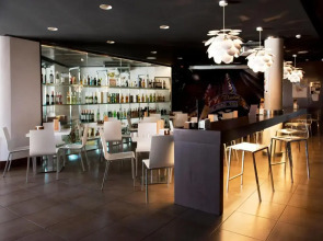 Hotel Tach Madrid Airport