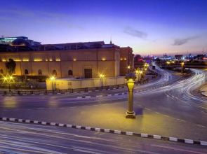 Tahrir Plaza Suites