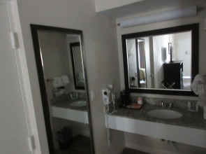 Quality Inn Palm Beach International Airport