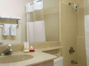 Ramada by Wyndham Los Angeles/Koreatown West