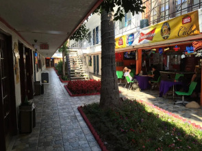 Los Angeles Backpackers Paradise Hostel