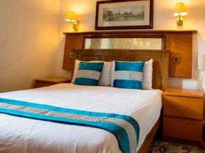 Abbey Court, Hyde Park Hotels