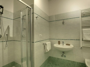 Accademia Opera Deluxe