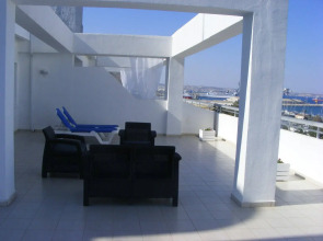 Sun Hall Beach Hotel Apts.