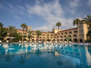 Le Chateau Lambousa Hotel