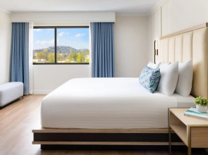 The Anza - A Calabasas Hotel