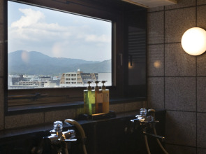 Holiday Inn Kyoto Gojo by IHG