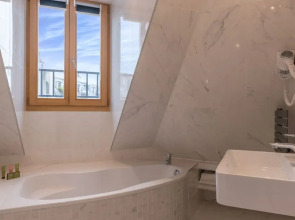 Отель Aida Opera