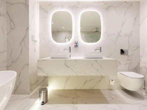 Cape Town Lodge Hotel