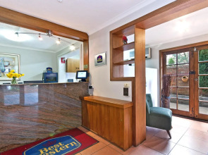 Waves Motel and Apartments