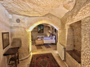 Emit Cave Hotel