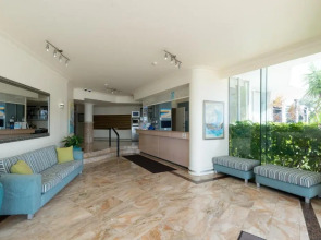 19th Avenue On The Beach