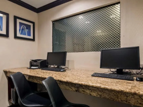 Quality Inn & Suites Dallas - Cityplace