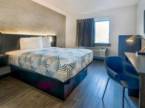 Motel 6 Milwaukee, WI - Glendale