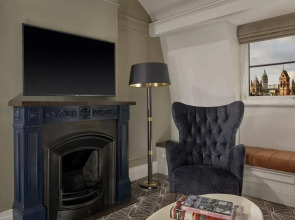 100 Queen's Gate Hotel London Kensington, Curio Collection by Hilton