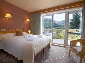 Loch Leven Hotel & Distillery