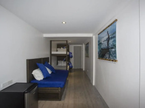 CHILLAX Flashpackers Boracay