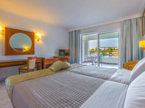 Kipriotis Hippocrates & Maris Suites