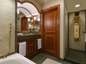 Al Aziziyah Boutique Hotel By The Torch