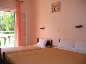 River Studios & Apartments