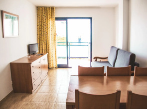 Pins Platja Apartments