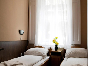 Corvin Point Rooms and Apartments