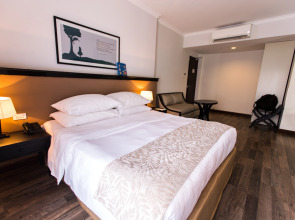 The Alcove Library Hotel