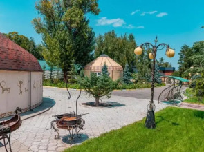 Golden Dragon Villa Hotel