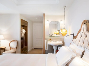 Legacy Gastro Suites