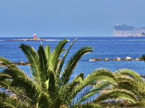 Residence with pool on the promenade
