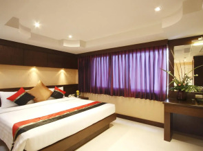 Отель Rayaburi Hotel Patong