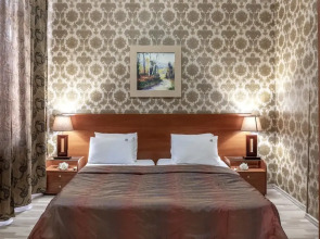 Maxim Boutique Hotel