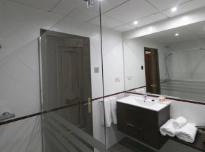 Shine Albayzín Hotel