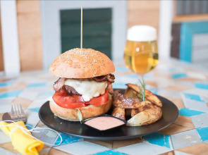 Madama Hostel & Bistrot