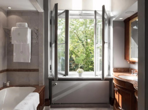 Schlosshotel Berlin By Patrick Hellmann