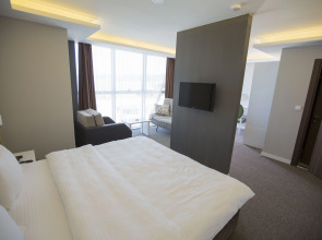 Royal Life Exclusive