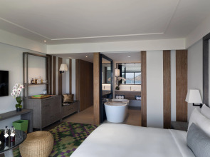 Отель The Nai Harn