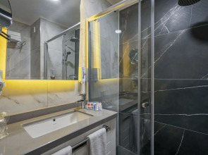 İz Flower Side Beach Hotel