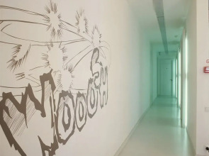 Chic & Basic Tallers Hostal