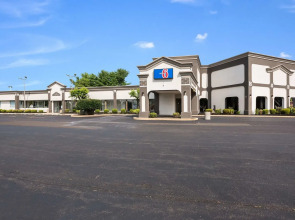 Red Carpet Inn & Suites