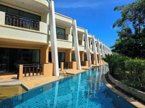 Hotel and Beach Bungalow at Lanta Resort