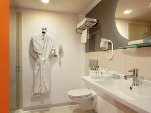 Seven Seas Hotel Blue