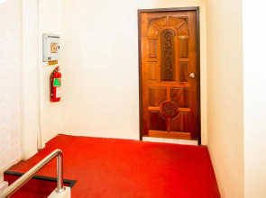 OYO 320 Regent 2002 Guest House