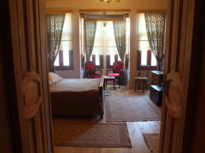 Tom Square Boutique Hotel