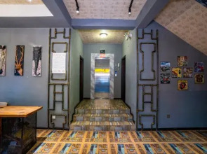 Tianmen Mountain Loft Art Inn