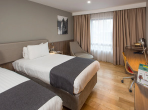 Holiday Inn London - West by IHG