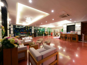 R-Mar Resort and Spa